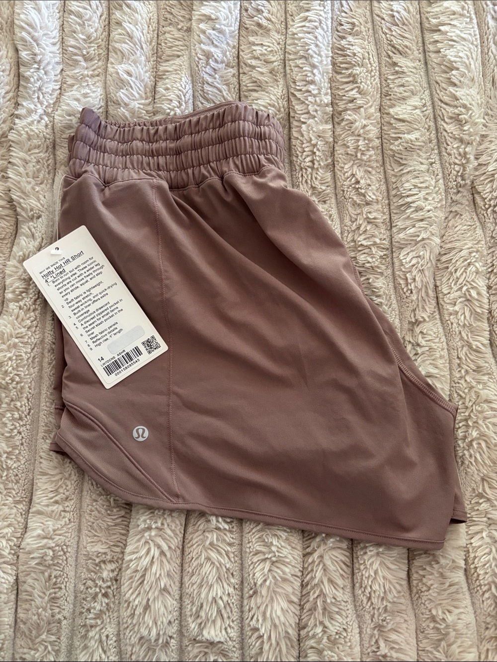 Lululemon Mauve Hotty Hot 4” Short